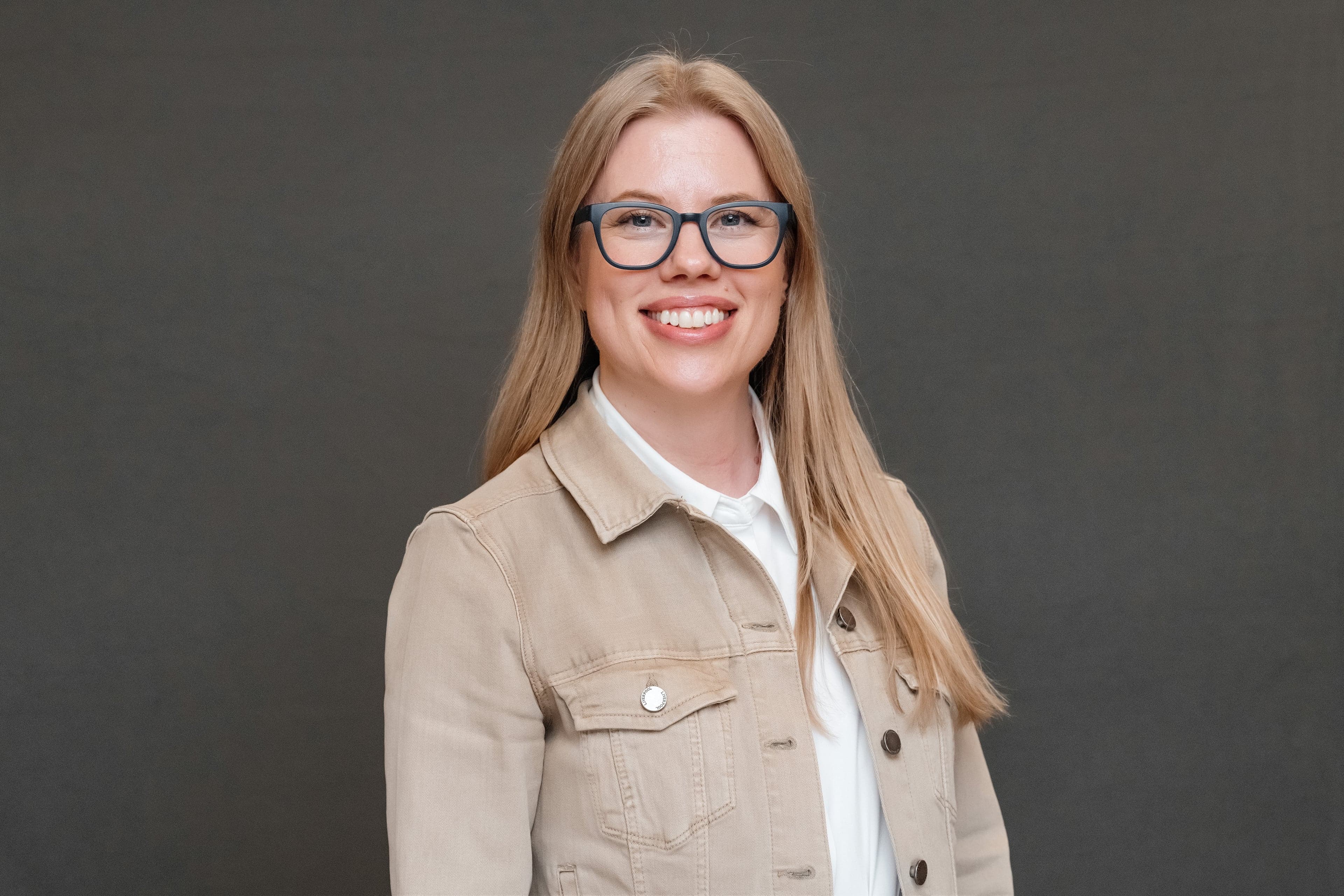 Corporate headshot session — professional business portrait photographed on location